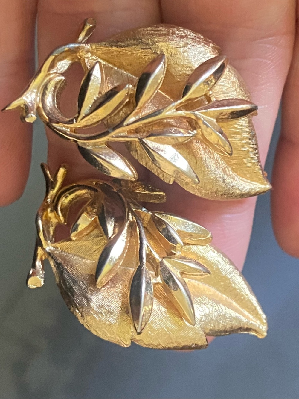 Vintage Sarah Coventry Sea Whispers 1962 Clip On Gold Tone Earrings